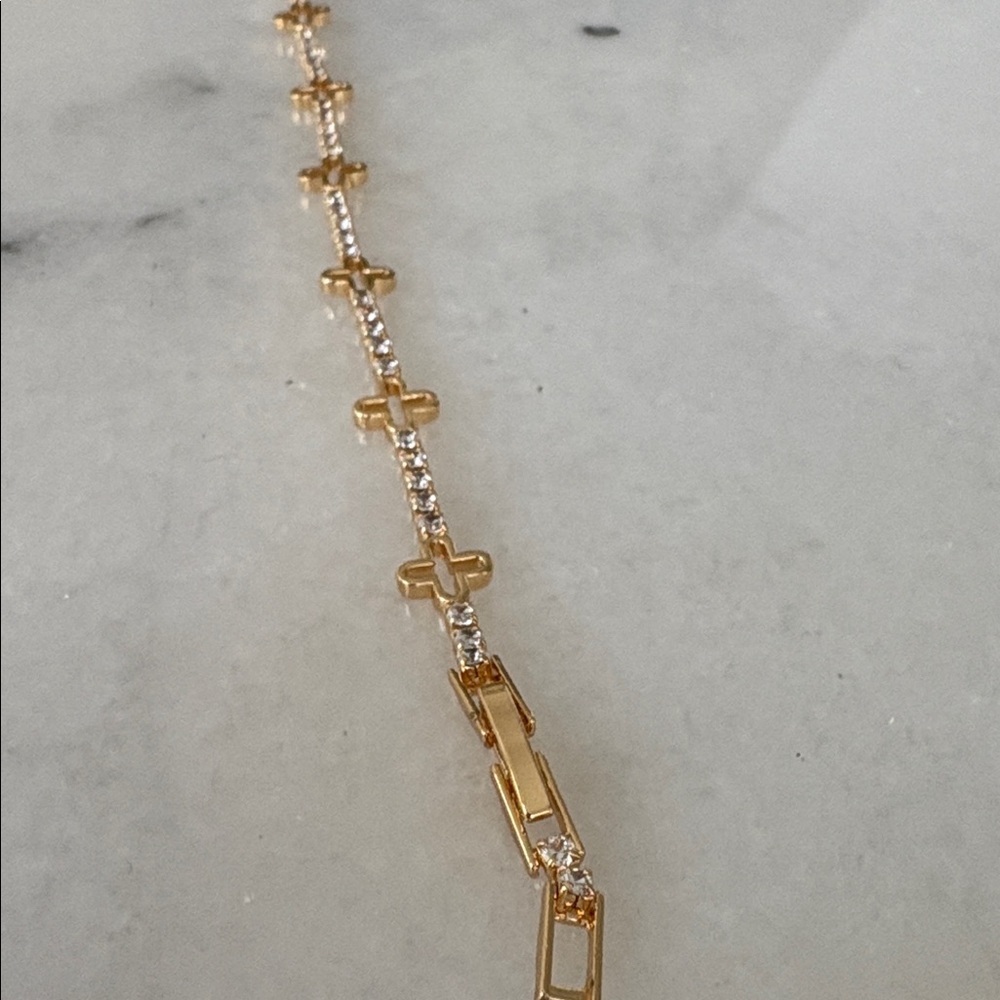 ✨New Rose gold-toned tennis bracelet crosses and cubic zirconia stones 7.5” 🎁 - Picture 3 of 8